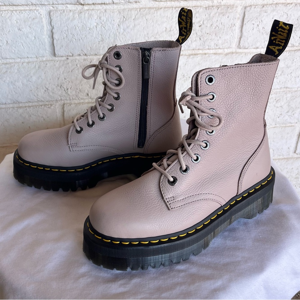 Dr. Martens Women's Jadon Platform Taupe Brand New WO Tags! Sold out online!